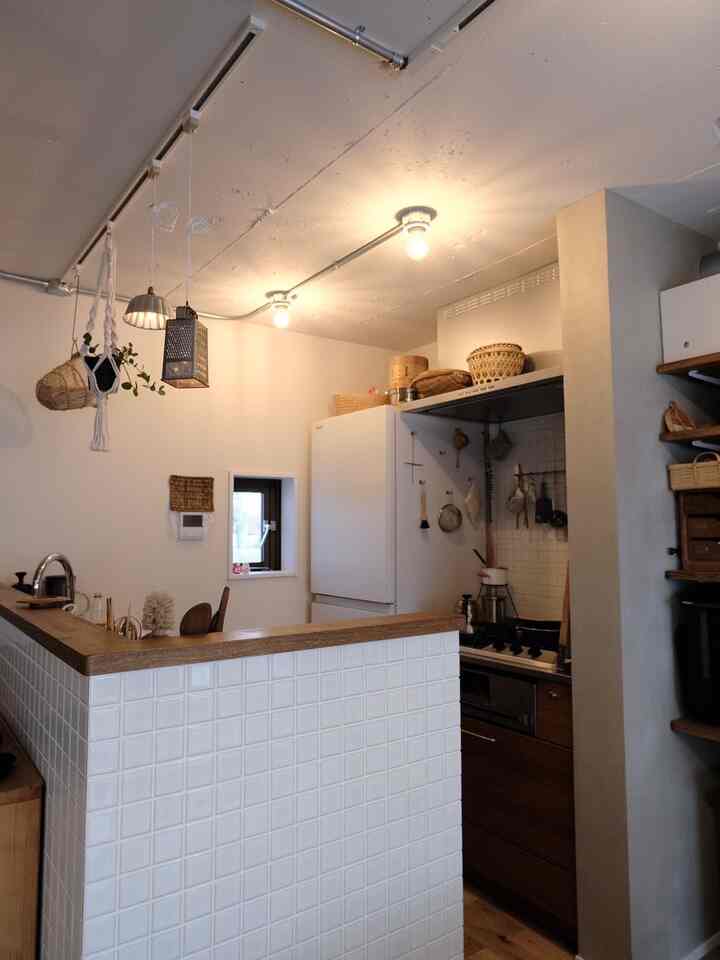 Once the structure was revealed, we decided to paint it white.

#structurerevealed
#industrial #リノベーション