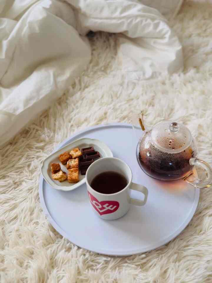 久しぶりに紅茶の茶葉を買いたくなって、買ってきました☕️

頑張ることも、休むことも大事って思う派😌🤍 

#リビングインテリア #リビング小物 #ティータイム #コーヒーカップ #マグカップ #マグ #おやつ 
#0219