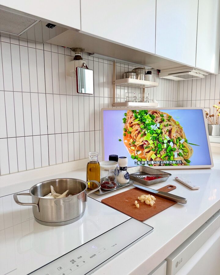 short form carousel card thumbnail