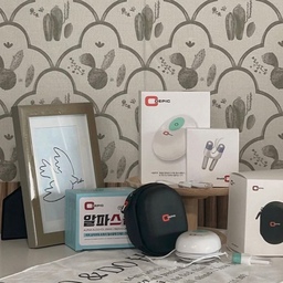 저희 집은 네식구가 모두 "비염"
그래서 진짜 환절기에는 온 가족 모두 비상인데요,,🥹
집에서도 쉽고 간편하게 케어가 가능한 "코에픽" 만나보았어요!
코에픽은 식약처에서 인증 받은 의료기기이며
듀얼 파장으로 효과적인 비염치료가 가능하다구해요👃🏻✨
사용법도 AA건전지 2개 넣고 코에 꼽고
버튼 하나만 누르면 3분 동안 치료 시작
(1회 3분 , 하루 3-10회 사용시 효과🆙)
사용 후에는 알콜솜으로 닦아 전용 파우치에 쏙-🩵
#ftc12기이야기 #콘수프기록 #오늘의집 #내돈내산
#코에픽 #비염 #비염치료 #비염치료기
#코에픽비염치료기 #비염가족 #프로비염러