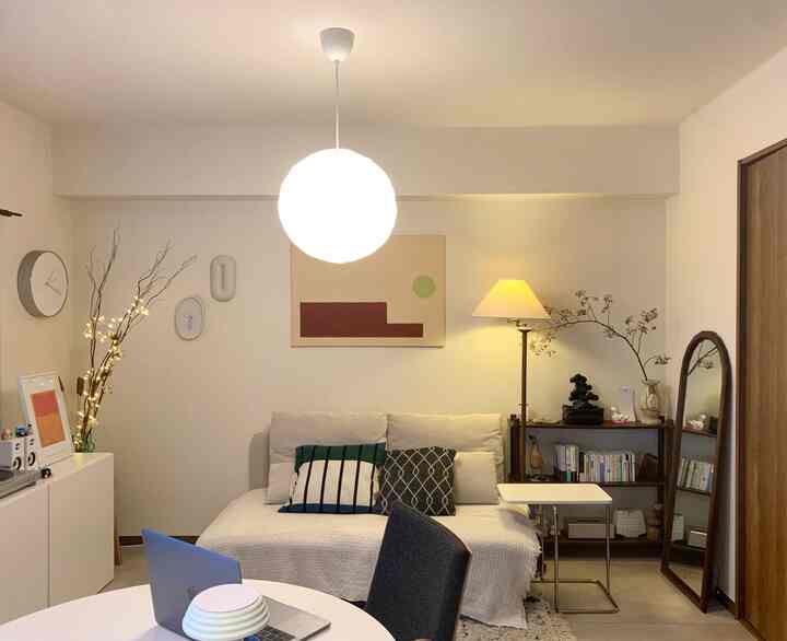 3月末に引っ越すことになり
今のおうちも残り1ヶ月ほど。

インテリアを発信するきっかけになってくれた
今のおうちに感謝しつつ沢山写真でも残していきたい📷´-

#IKEA #IKEAソファ #ソーデルハムン #リビング照明 #新生活 #引越し #賃貸マンション #1LDK #13畳

