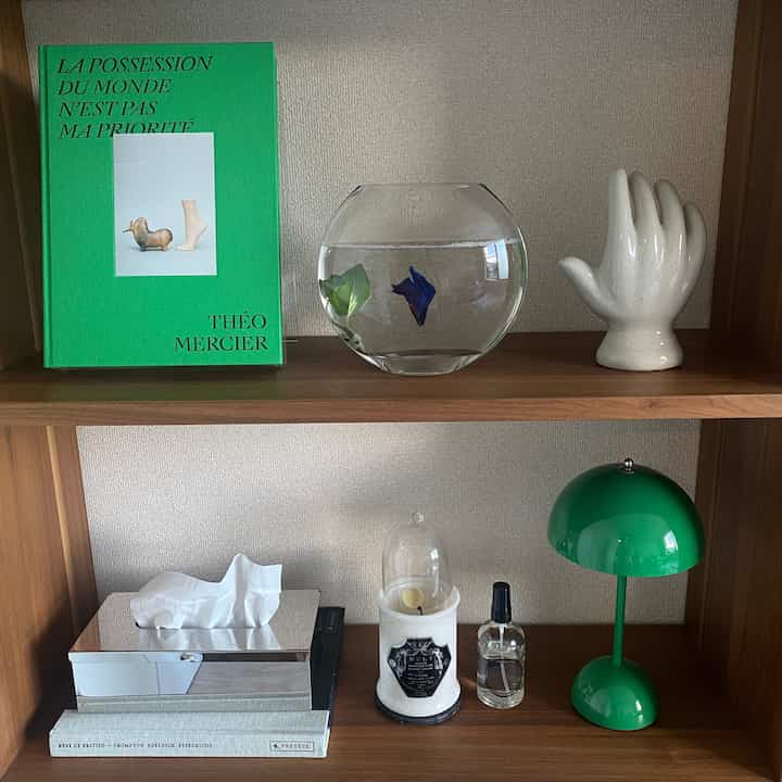 ベタちゃん床にぶつかっちゃうよ！

#ティッシュケース #キャンドル #フラワーランプ #グリーンインテリア