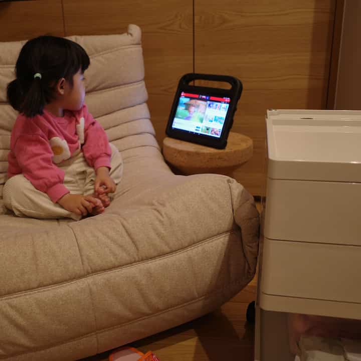 夜のチルタイム　娘ver
#ligneroset
#togosofa
#bobywagon
#corkfamily