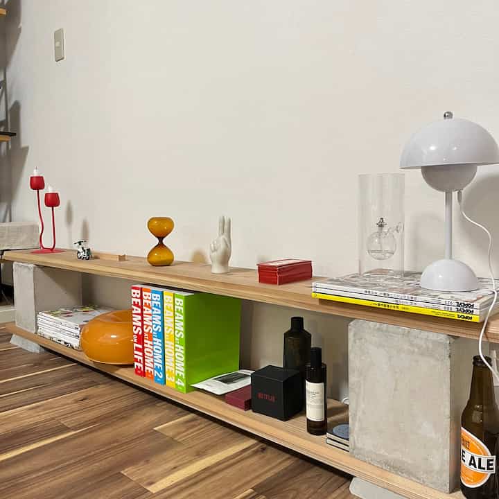 ホームセンターのカフェ板とブロックを重ねただけのローボード
#ローボード
#DIY