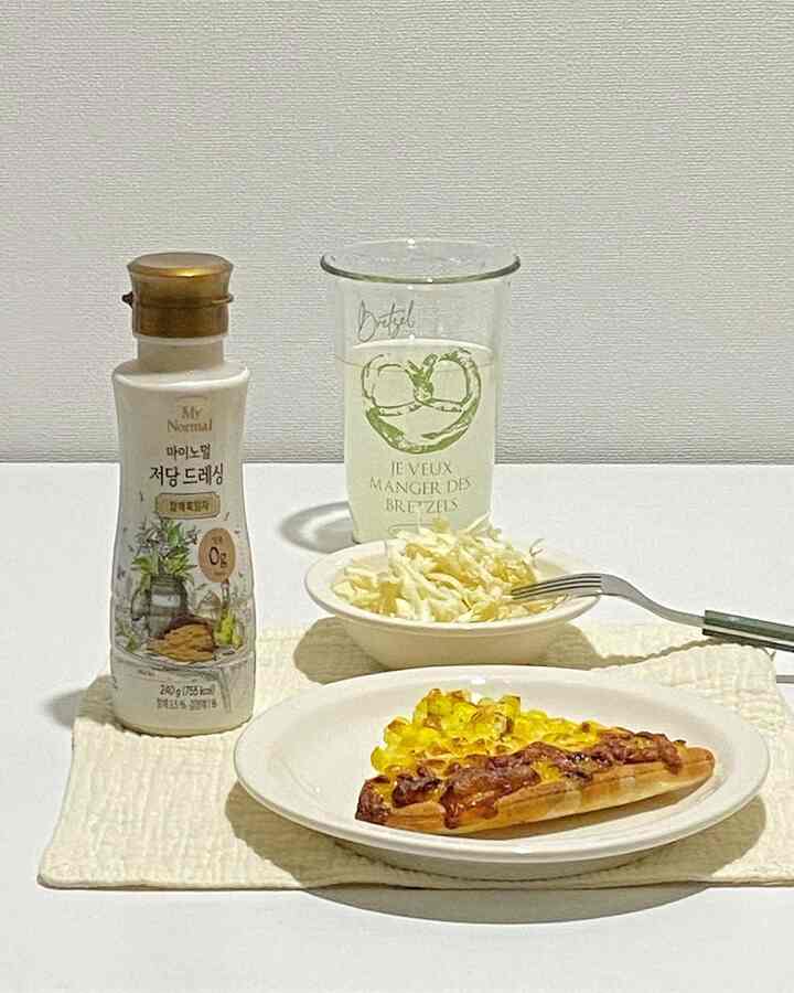 #オホムストーラン1 #コンスープ記録 #gift 

今夜はきれいな白い食器に盛り込んで食べました！
キッチンクロスは行主を覆い、ミン柄ですっきり💛
🍽️🍕🥗

🏷️マイノーマル抵当ドレッシングゴマ黒妊娠中
🏷️モダンハウスガーゼハング

今日はコンチーズピザとキャベツのサラダを食べました！
寒さがあって勝てようと試みて一人でクリアしました！

キャベツだけ食べればよく食べませんが、
こんなに美味しいドレッシングと食べるからお酒を入れますね！
ドキドキしました😊

＃ホワイト食器＃皿＃モノトーン＃モノ＃ピザ＃ディナーメニュー＃フルムーン＃冷凍ピザ＃サラダ 