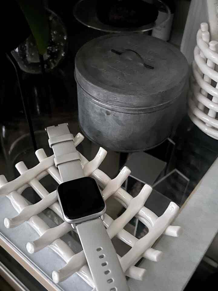 ちなみに…

頼んだ時は 外して適当に置かれる
旦那さんの時計置きにしようかと思っていたけど…
可愛すぎてあげるのやめました(笑)

#Ohouseshopping
#セラミックメッシュトレー