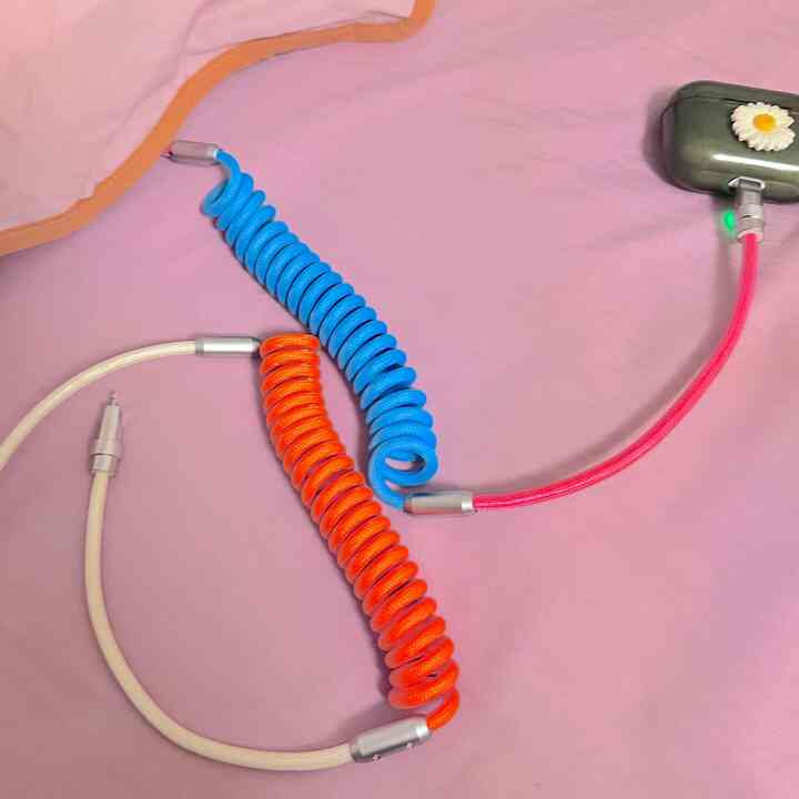 #充電ケーブル #カラフル #ピンク #バイカラー #インテリア #小物 #雑貨 #ケーブル 