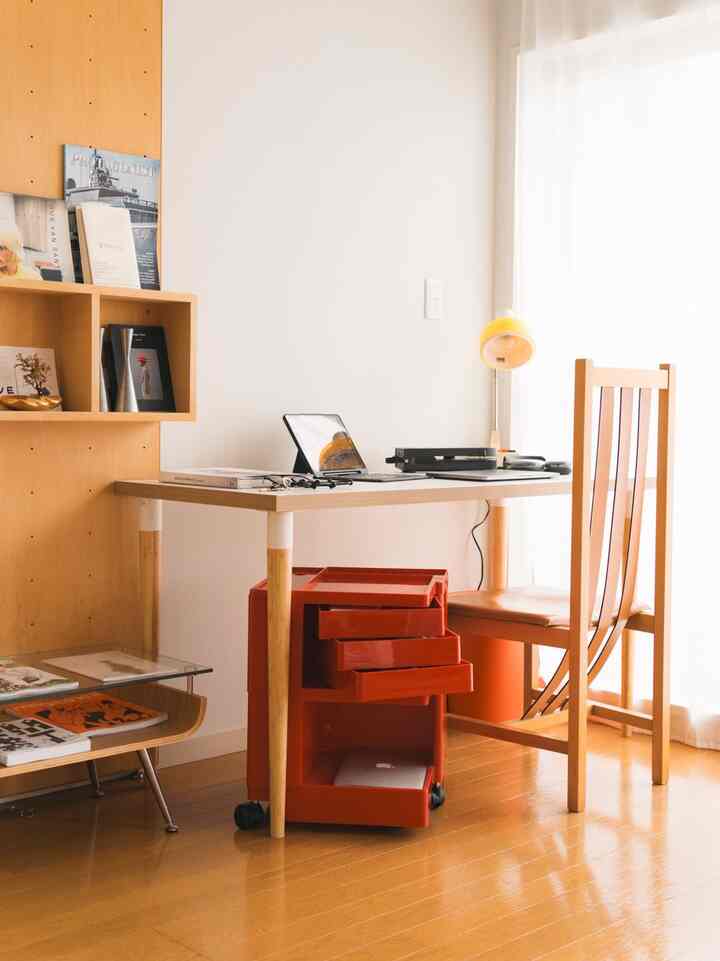 オレンジが多い我が家🟠
#ボビーワゴン #イサム・ノグチ #デスク #チェア 