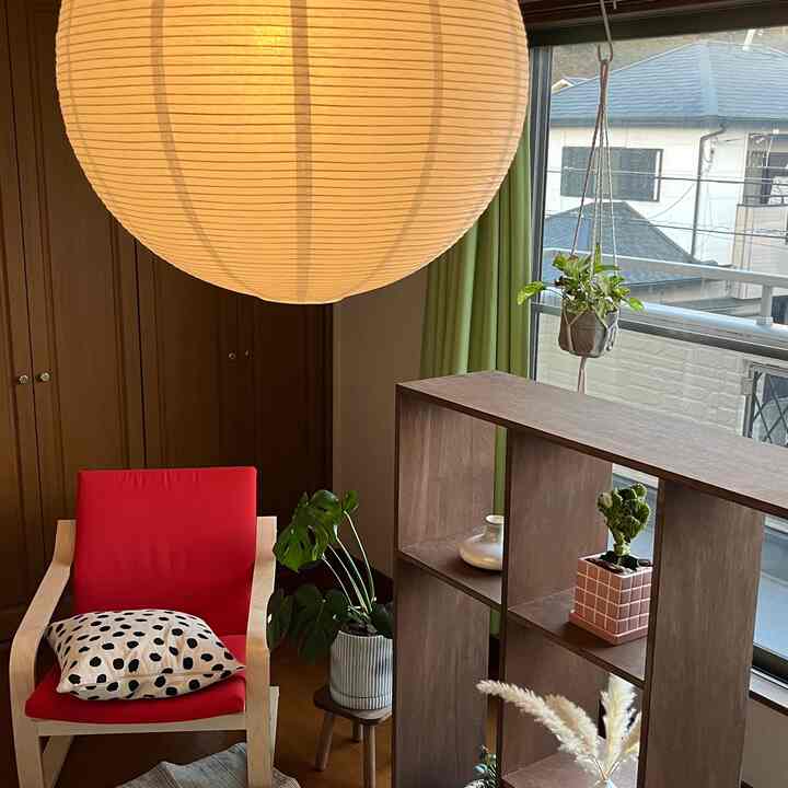 DIYした木の棚。思ってる通りに仕上がってとても満足なのでここで消化させてください。😂
早くカーテンも揃えたいな〜〜
#ぷちぷらインテリア
#DIY