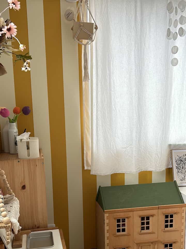 

壁紙をDIYして雰囲気が変わった子供部屋
お気に入りです🌼

#子供部屋　#diy #キッズルーム　#カラフルインテリア　#海外インテリア