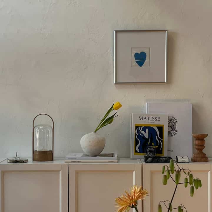 Yellow tulips in a new acopottery vase 🌷💛
They blend in easily, but have a presence that can't be overlooked.

#flowerdeco
#lifewithflowers