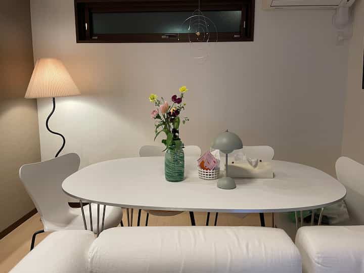 Bunga membuatku merasa bersemangat🌷

#Mejamakan #ダイニングテーブル #食卓