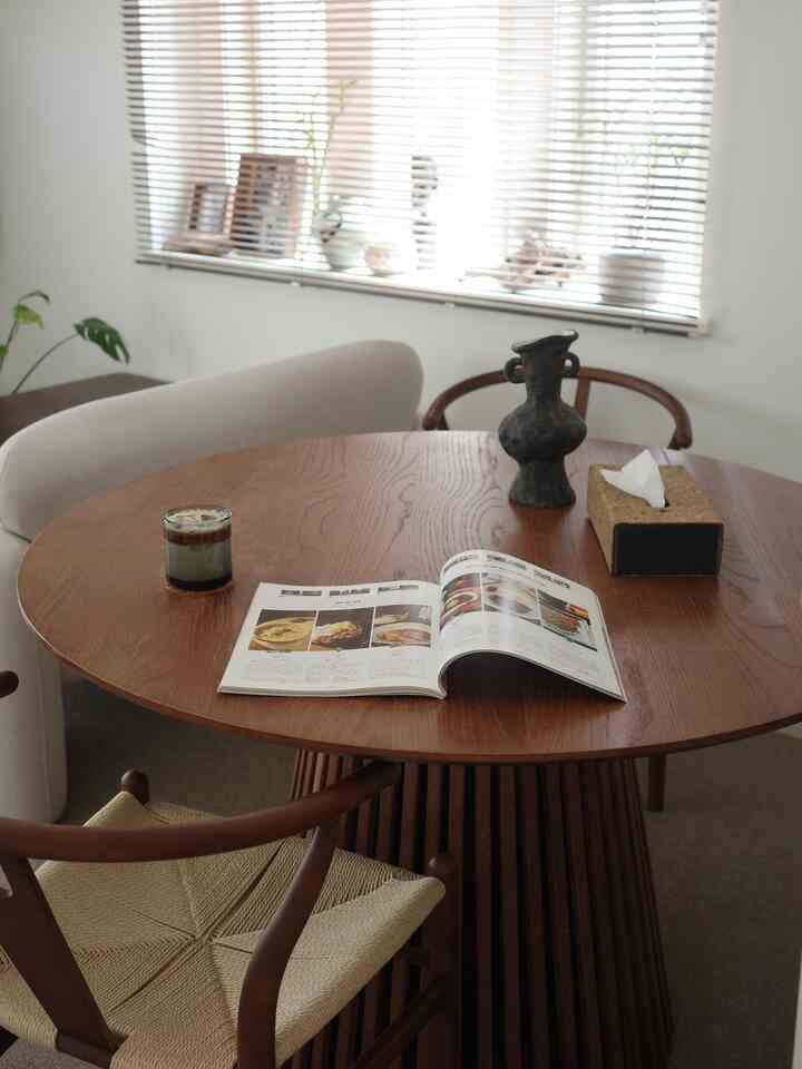 リビング模様替え中🍂🤍
#リビング #ダイニングテーブル #noce #ychair 