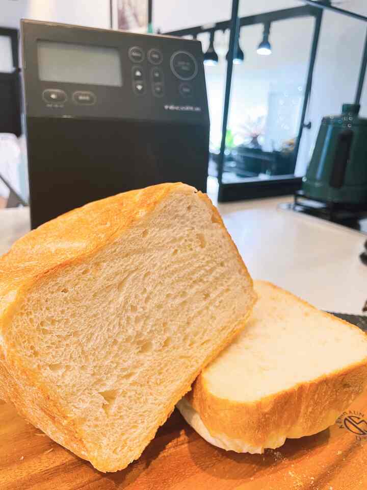 最近パン🍞焼くのにハマってます🤍出来上がりの匂いもたまらない✨焼き上がりも周りがパリッといいます︎👍🏻 ̖́-
#キッチンアイテム #ホームベーカリー #レコルト #recolte #食パン