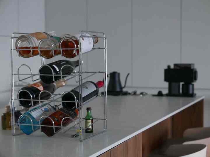＃狭いキッチン整理＃コンスープ記録 
良い人が来たら、一緒に良いお酒を共有します。
一人でよく飲まないので、どこから来るか 
外国から買ってきたお酒が増えます。 
そのため、ワインラックを購入しましたが、スペースを活用するのに最適です。
病気が綺麗でしたから、インテリア効果もしっかりしていると思います。 
小さな部分一つから整理していきましょう:)
#カンティナボトラック 
＃インテリア＃モダンインテリア＃キッチンインテリア＃キッチン
＃キッチンインテリア＃キッチン＃ワイン＃洋酒＃ウイスキー
＃ワインラック＃グラインダー＃コーヒーポート＃フェロー＃fellow 
