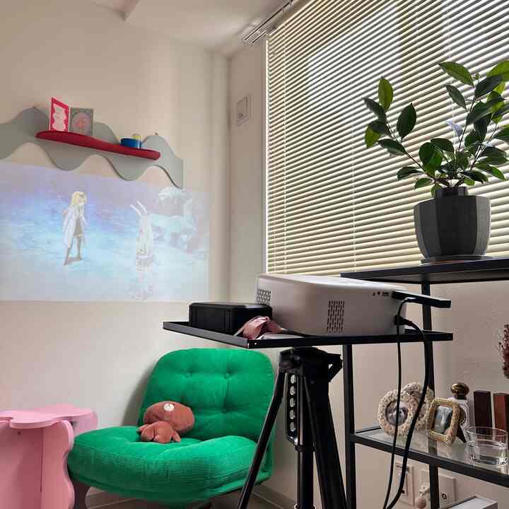 少しずつカラフルにしていってる
ゆくゆくは棚もカラフルにしたい

#IKEA照明 #IKEA #プロジェクター #カラフルなインテリア #かわいい #かわいいインテリア 