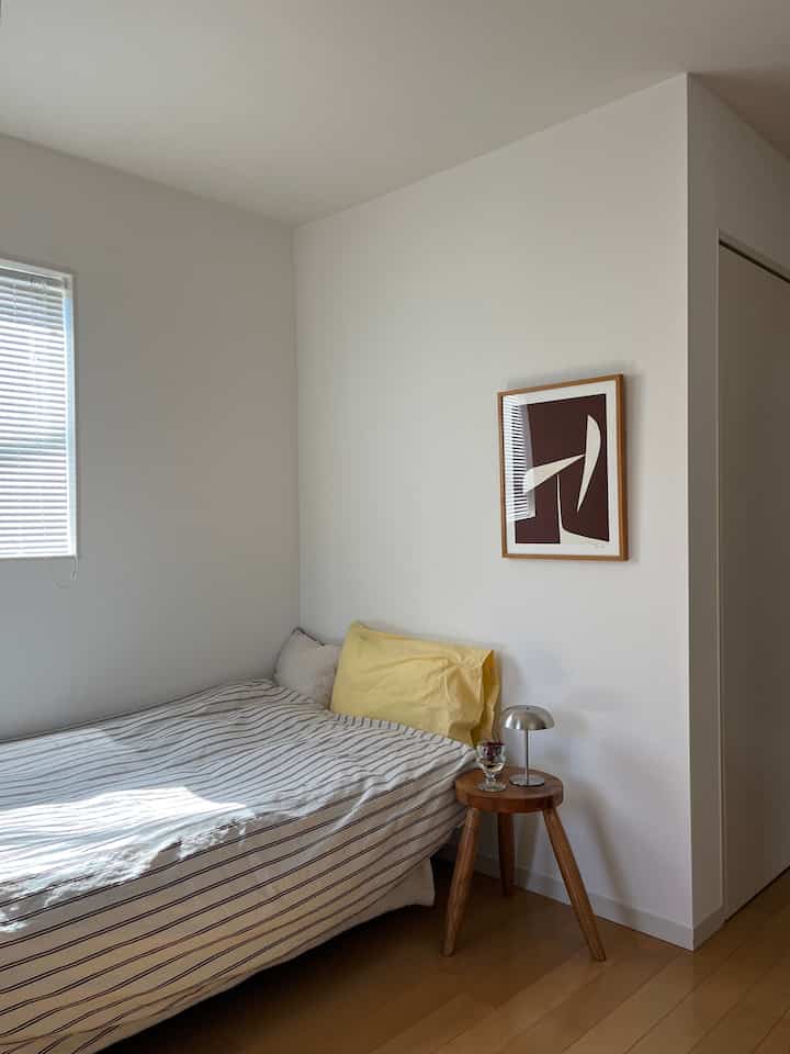 Saya ingin membangkitkan semangat saya dengan sarung bantal berwarna cerah musim semi ini 🟡
Saya juga mengincar sarung bantal biru muda.

#ruangtidur #ベッドルーム #tekla