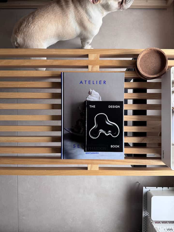 最近増えたアートブック📕

・A PLACE FOR DAYTIME COOKING by Atelier September

・The Design Book
→たまたまアアルトボウルがぴったりサイズでした笑


#北欧インテリア 
#ミッドセンチュリー 
#ミッドセンチュリーモダン 
#ジャパンディ
#デザイナーズ
#japan
#vitra
#artek
#louispoulsen
#パンテラ 
#アアルト
#alvaraalto
#snowpeak
#ikea