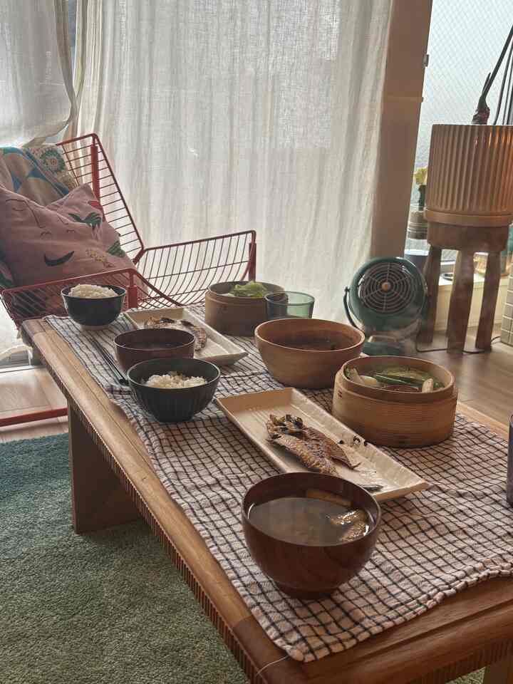 Sarapan dan makan siang di hari ketika saya tidak punya rencana (pukul 3 sore)
Aku tidur sangat banyak
#Peralatan makan #せいろ #ランチョンマット #ランチタイム #和食 #ダイニングインテリア