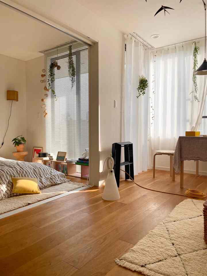 I bought a yellow tissue box cover. I always want yellow items 🟡

#interior #インテリア小物 #黄色 #ティッシュカバー #クッション