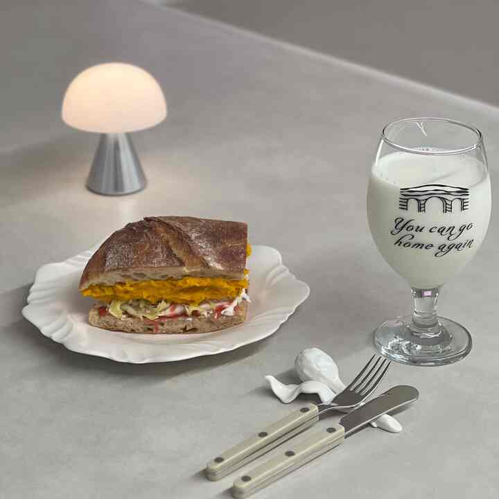 Homemade Pumpkin Sandwich🥪

Steam the pumpkin in a steamer,
Mash with a spoonful of mayonnaise,
Put it on bread you have at home, and eat it generously. It's so delicious👀🤍

#Today's Home #콘수프기록 #코흐오브제 #홈메이드 #홈메이드브런치 #샌드위치만들기 #타르틴베이커리 #컬리추천템 #사브르커트러리 #사브르컬렉터 #렉슨미나 #신혼부부일상 #집에서제일바빠 #집밥기록 #아파트인테리어 #30평대인테리어 #집꾸미기 #조명인테리어