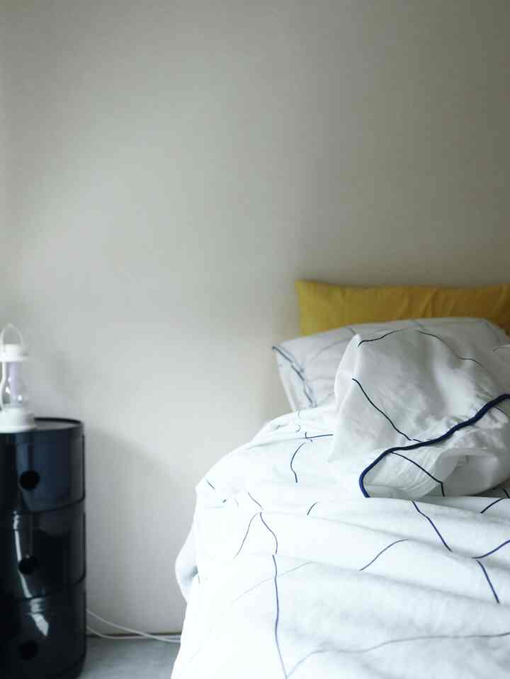 
奥のイエローのピローケースをgetささました！
春らしくなったかな💭

掛け布団カバーもIKEAのでお気に入り過ぎて廃盤になる前にストック買っておきました♪





#Koreaninterior #韓国インテリア #無機質インテリア #シンプルなインテリア #シンプルインテリア #インテリア #ベッドルームスタイリング #ベッドルーム #模様替え #IKEA購入品 #海外インテリア #モノトーンに差し色 #差し色インテリア #インテリア小物 #インテリア配色 