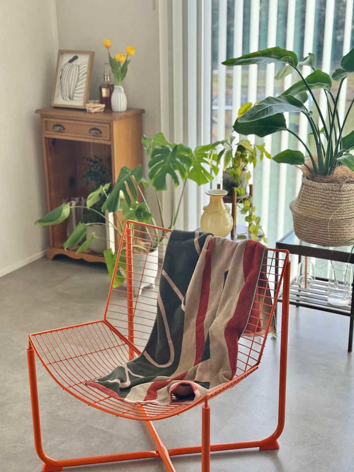 ダイニング用に購入したオレンジの椅子🍊

MYTONEのタオルブランケットと相性🙆‍♀️

#MYTONE #IKEA #IKEA家具 #ダイニング 