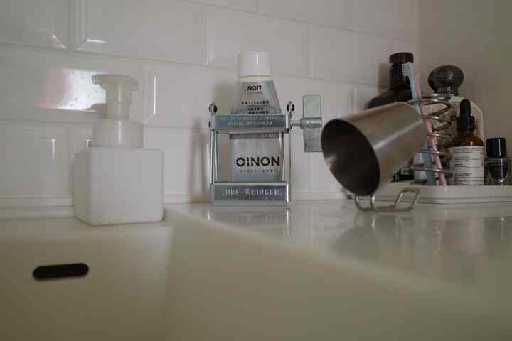 以前から気になっていたチューブリンガーを購入しました♪かわい
金属製のチューブしかダメかなーと思ってたけど、プラチューブもしっかり絞り出してくれます👏
見ていてかわいいし、買ってよかったなー
#洗面所インテリア #最近買ったもの