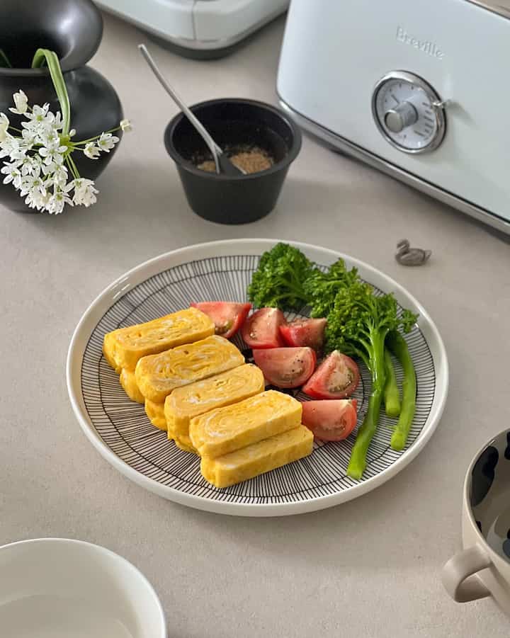 マリー🍅キッチン日常の彫刻

/何を込めても綺麗なマリメコボウル趣味！ 
月ごとに一つずつ集めれば豊かになるでしょう？ 
/毎回食べるのが面倒だったコチュジャンと蜂蜜 
非常に小さな容器に小分けしておくと本当に楽です。

#キッチン整理