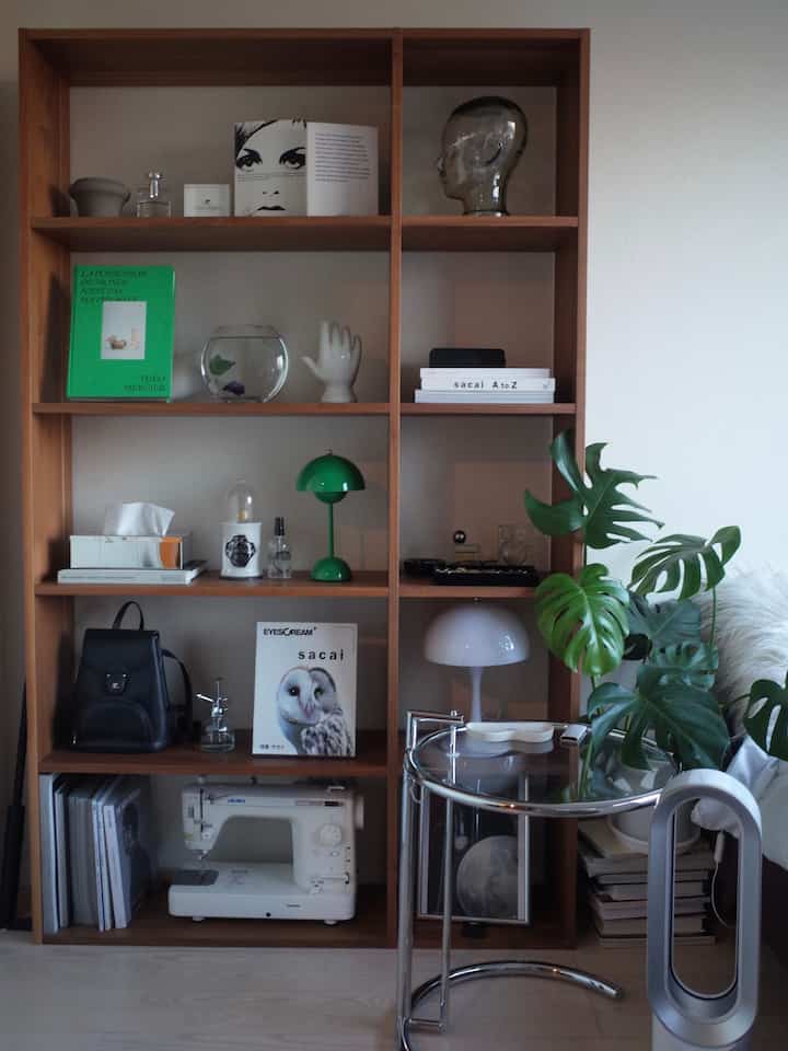 木とシルバーと、白の中に緑が差し色であるのが好き🌱

#アイリーンテーブル #スタッキングシェルフ #フラワーランプ #モンステラ