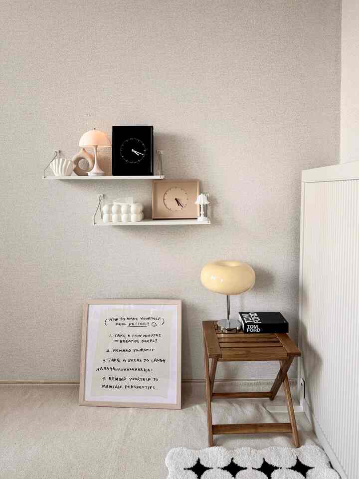 ミイブロイヤー時計は、単なる壁時計以上の満足感を 
与える製品でした。
すっきりとしたデザインの中で暖かいレトロ感性が家の中の雰囲気を 
変えてくれる感じでしたね実用性とデザイン、感性まで 
すべて揃えたいなら一度選んでみる価値が 
あると自信を持って言えます！



 ＃美井時計＃MIEE時計＃デザイン時計＃感性時計＃モマ時計＃MOMA＃デスクテリア＃インテリア＃インテリア時計＃サンパル 
