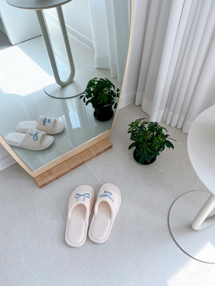 Soft Ribbon Home Slippers user photo