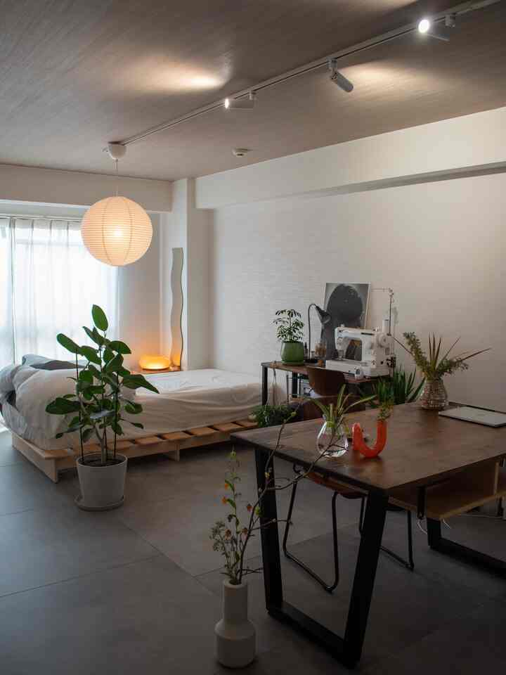 It's been a year since I came to Kyoto~🟠

It's gone by so quickly and there are still many places I haven't been to, but I hope I can go to a few different places this year~〇

#1R #ワンルーム #一人暮らし #ひとり暮らし #賃貸 #和モダン #ジャパンディ #花 #花器 #花瓶 #フラワーベース #観葉植物 #DIY #照明 #フロアタイル #HAY #KANADEMONO #IKEA #ACTUS #サンゲツ #京都暮らし