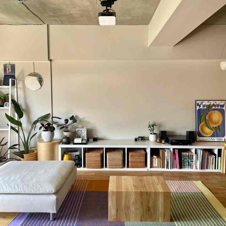 The vertical and horizontal lines from this angle are pleasing 🧮
#renovation #マンションリノベーション 
#howwelive #mylvngrm #apartmenttherapy
#interiordesign #interiordecor #interiorinspo
#interiorgreen #観葉植物