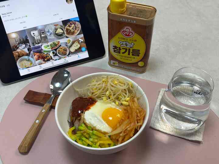 

＃ホンバップ＃ホンバプメニュー＃健康食＃水分充電＃ビビンバ＃キッチン 

今日の本飯メニュー 
ごま油たっぷり入った野菜ビビンバ

健康考えて今日は肉省略しました〜！

卵フライパンを使ってみましたが、ドングルドングルかわいいフライ完成〜
＃フーコ＃IH＃ARISTA＃ラウンド3ホールフライングファン


今週からアパートにジムを開いて
夫と運動を始めました。
全身にアルバソ、、大変ですね




#イットメイトチキン 
筋損失を防ぐ..鶏胸肉おいしいことをお勧めします~~


＃メイド＃日常＃コミュニケーション＃新婚夫婦＃ウェルカムミッション 