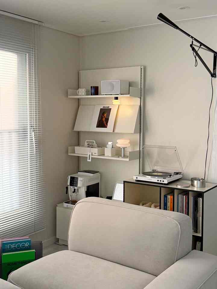 ＃広告今日の家x日光電球

今日の家でしか会えない日光電球ベビースノーマン8ポータブルランプ！ミニミーなこの製品は私が二番目に所蔵する日光電球製品ですがとても可愛いです。 🤍💡

私の照明はディープネイビーカラーで、今回はオジプ単独カラーで出てきました！すっきりしてどこに置いてもポイントになってくれるので、ウォームトーン、クールトーン照明の色を変えることができ、明るさ調節も可能です。キャンプ場ならランタンのように歩いておくのもいいでしょう。

ところが今日の家高感度セレクトショップバイナリショップで3月17日から30日までバイナリウィークが行われていますが、最大割引で会う機会 厳選されたブランドの感覚的な製品を歴代級割引で購入できる機会です！今週は最後だから見逃さないでマセヨブ:)

ツイートをサイトに埋め込む

＃今日の家＃バイナリーウィーク＃バイナリーショップ＃binaryshop＃自宅で広がるすべての想像＃スノーマン8＃SNOWMAN8＃Portable＃ベビースノーマン＃今日の家エディション＃照明＃インテリア＃デザイン照明