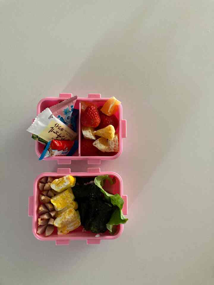 昨日、いちごが注文した朝ご飯です..
お弁当で食べたいです。
ウィーンのタコの形
卵焼きにご飯…金にしないでください。
1カン完成(シンチュロデコまでヤムジゲ!!)

2マスは果物とおやつを詰めました。
なんと朝ごはんをあげてくれた小子..！賞賛

コムンツご飯を与えて私は大体… ！グリックに残りの果物を入れて食べます。

＃オーホームストア＃コンスープ記録＃お弁当＃グリックヨーグルト＃週末の最も忙しい＃週末の日常＃今日の家＃今日の庭＃子育て日常


