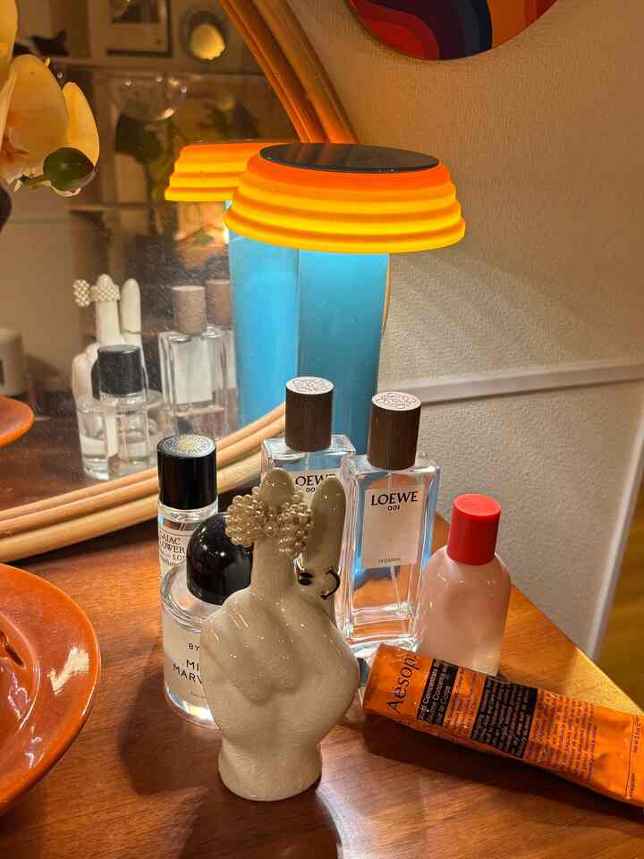 ✌🏻 sebagai pemegang cincin
#Objek #リング #アクセサリー収納 #アクセサリー #ミラー #ミラーインテリア #間接照明 #間接照明インテリア