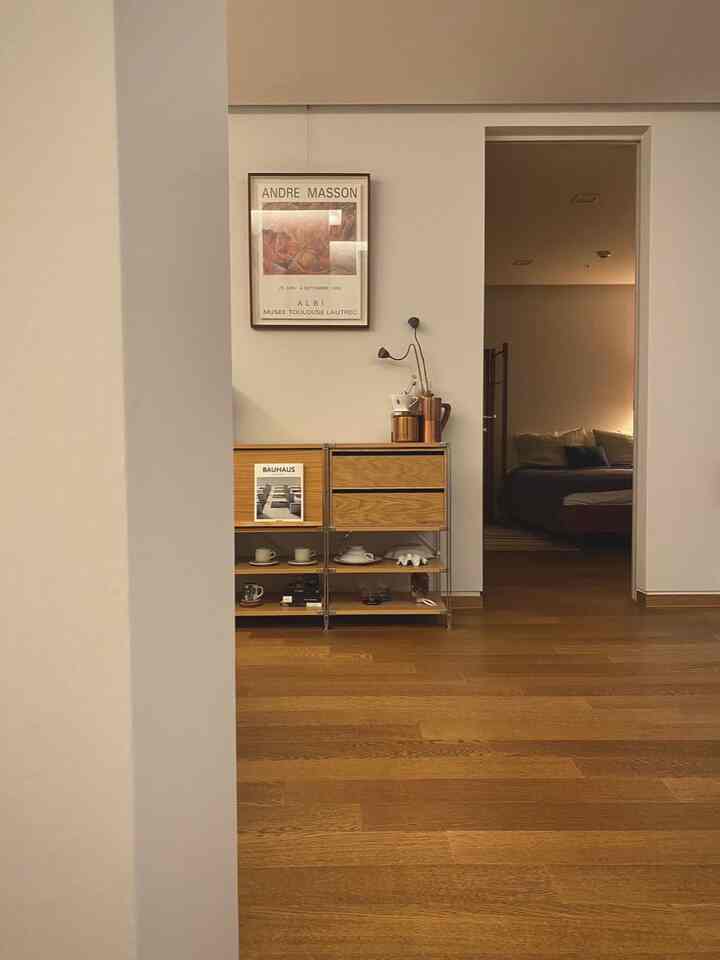 ＃無印良品で何を買っていますか？ 
1. SUS無印良品ユニット棚 
器が足りないなら本収納から大切な器まで置くだけでインテリアで、、、木目が生きていて存在感 👍🏻🤎 
2. 無印良品ダストボックス
私たちの家に来るとみんな探しているゴミ箱、、私はシンプルな無人洋品ダストボックスとして使用中です。
インテリアを損なわないごみ箱を考えると、
イチオシ 😉

＃無印良品＃メイトハウス＃ソンガンサロン＃日常記録＃オンラインハウス＃ホームスイーツホーム＃homesweethome＃デイリー＃レコード＃ホームInstagram＃インテリア＃ウッドインテリア＃今日の家＃アパートのインテリア＃キッチン 