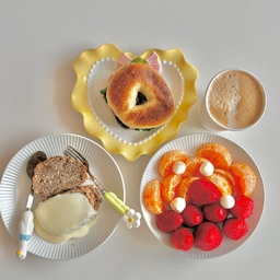 {예쁘고 맛있게🍓🍊🫧🌟}
아침을 예쁘게 먹으면,
그 날 하루는 뭔가 특별해지는 것 같아요.
#오홈스토랑
#콘수프기록  #샐러드 #모짜렐라치즈 #예쁜접시추천 