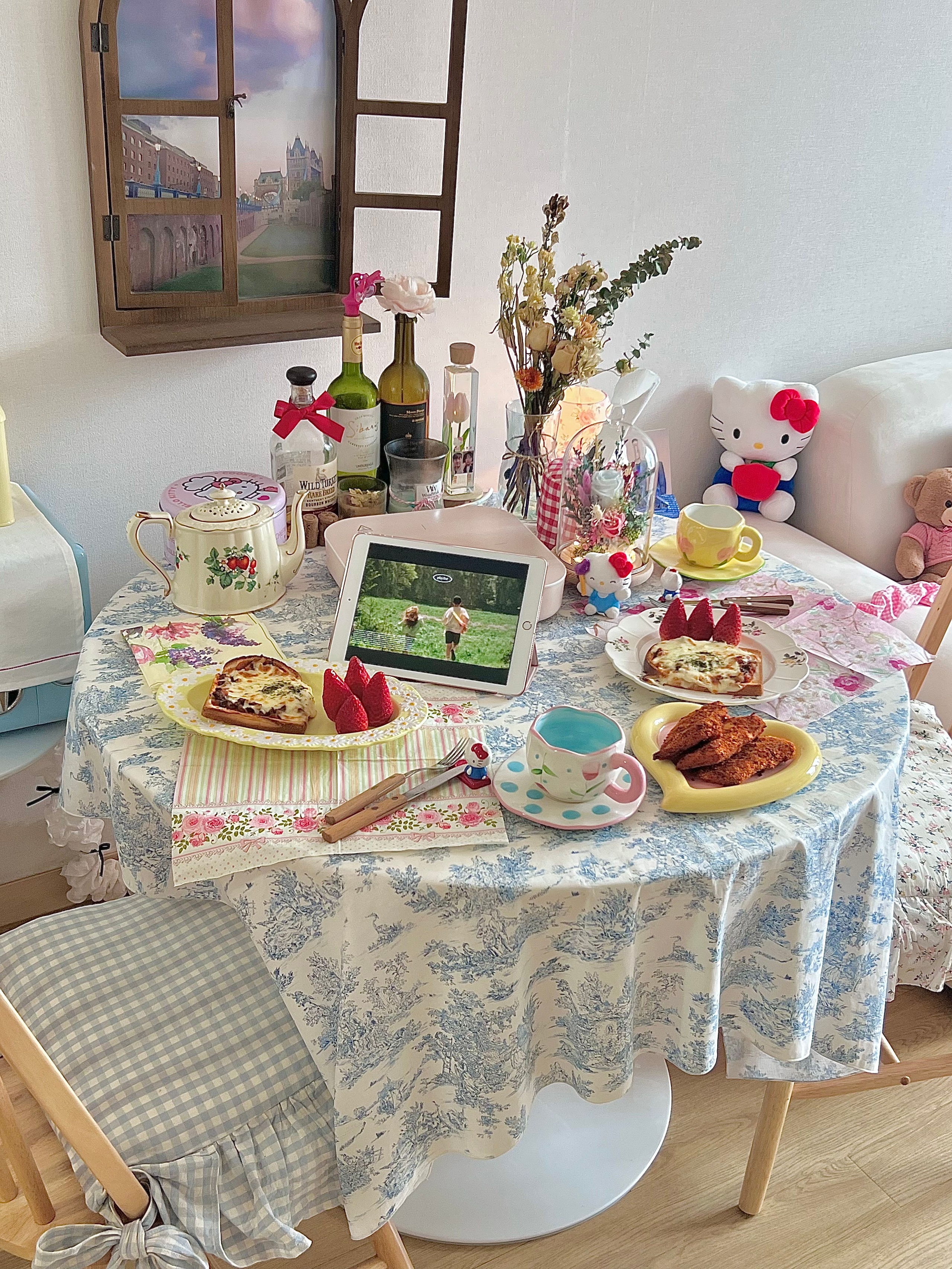 Ugly Chic Mug & Saucer Set user photo