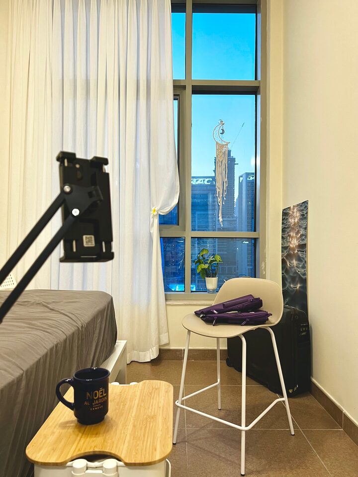 short form carousel card thumbnail