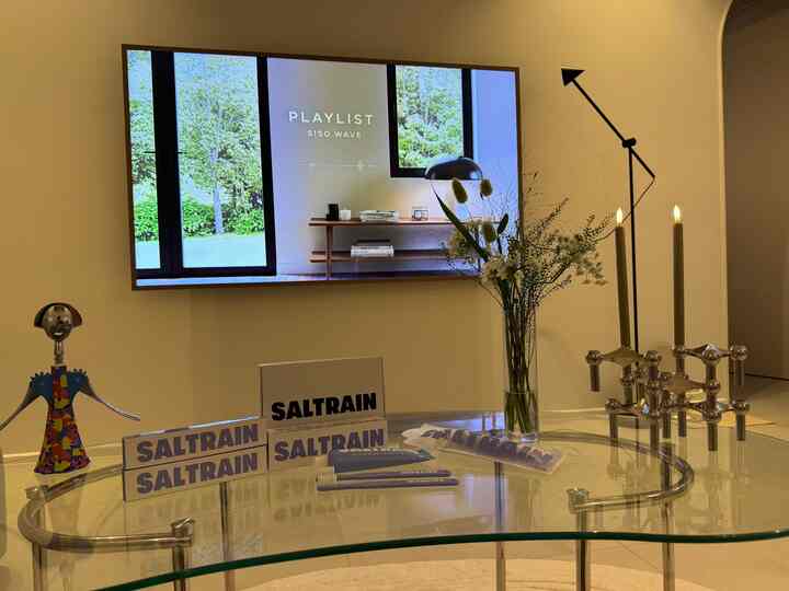 ＃製品サポート感覚的な歯ブラシ薬セット💜✨

📌デザイン - こんなにきれいな歯磨き粉歯ブラシを見ましたか⁉️ 
さわやかなパープルカラー＆ミニマルなパッケージで感覚的なライフスタイル演出可能！

📌歯磨き粉 - 贅沢なブラックベリーの香りがし、ミネラルソルトベースで作られ、歯茎の病気の予防と改善に良いです！

私が口臭に敏感な方ですが、ブラックベリーとミントの組み合わせで香りが独特ながらもとてもとても爽やかで開運しました！ 

成分：自然がプレゼントした天然ミネラルソルト - トパン塩（Gray Salt）は、通常の精製塩とは異なり、加工を経ていない純粋な天然ミネラル塩で、マグネシウム、カルシウム、カリウムなどをそのまま保存し、ガム健康と口臭にも優れています！

ビタミンC（アスコルビン酸）＆ビタミンE（トコフェロールアセテート）：ガムの強化と抗酸化効果があります。

良い成分ほど有害成分も見なければなりませんか？
->有害成分10種類の不検出（微細プラスチック、鉱物油、ベンゾフェノンなど）

📌歯ブラシ - 超精密微細毛＆抗菌コーティング歯ブラシ99.9％抗菌毛→有害細菌繁殖億に優れ、25mm超小型歯ブラシヘッドはラブリーまで細かいクレンジングが可能でした！

➕携帯性を考慮したトラベルキット＆カップルセット構成もあり、旅行を控えている方々！会社で使える歯ブラシ薬悩みの方！いつでもどこでも感覚的でトレンディ
ソルトレイン歯ブラシ薬でデンタルケアしてみましょう☺️🙌🏻

＃今日の家＃ソルトレイン＃今日の家エディション＃saltrain＃インテリア＃インテリアアクセサリー＃ホームデコ＃歯ブラシ＃歯磨き粉＃口腔ケア＃歯の管理＃デンタルケア＃匂い除去＃歯の健康＃コンスープ記録 