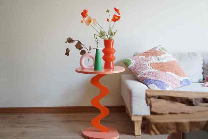 COMOCO新作のサイドテーブル〰︎

#カラフルインテリア
#ウェーブテーブル