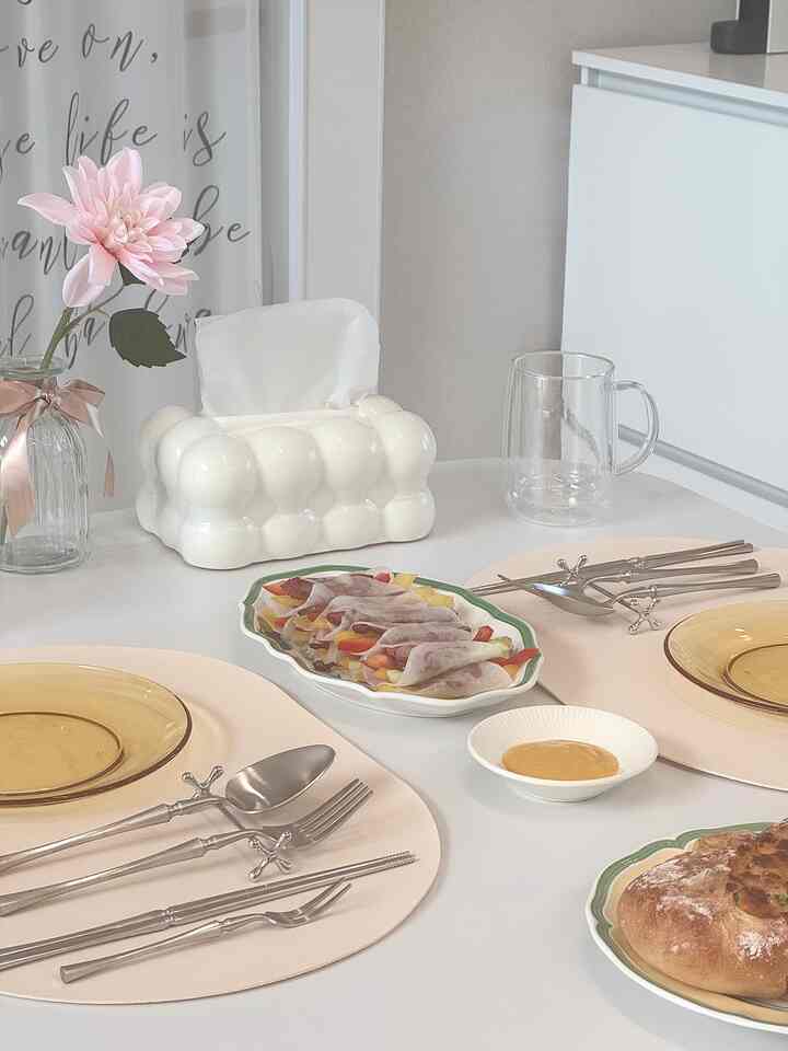 家が食べ物をセットして撮らなければなりませんでした！

精神なく準備してみると写真が..準備中
撮ったヨーガー一枚だけですね😂

それでも、あの鴨の和菓子がおいしかったですね！

＃オーホームストア＃コンスープ記録＃メイトハウス＃ピューティフライフ＃家の食べ物＃家のメニュー＃家の料理＃家のテーブル＃家のテーブル
