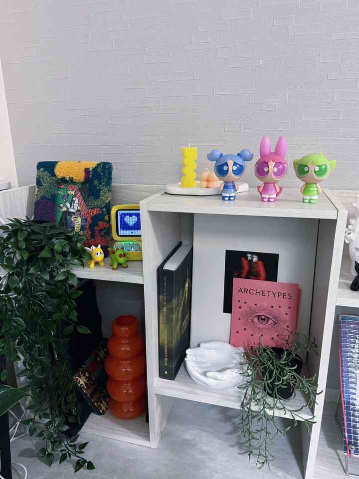 

living room 🛋 好きなものスペース

#韓国風 #カラフルなインテリア #カラフル #ソフビ #パワーパフガールズ #PPG #Divoom #Bluetoothスピーカー
#IKEA #フェイクグリーン #韓国インテリア 