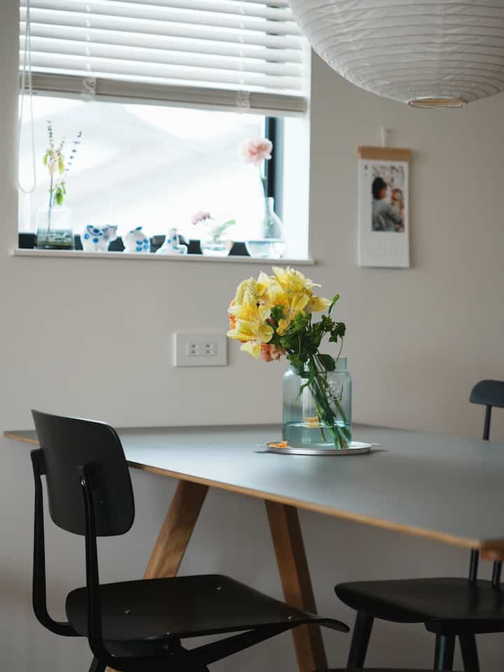 前から気になっていたマリメッコのガラスジャーが、お安く手に入りました♪

さっそく家にあったお花を飾ってみましたが、いい感じです💐

#ダイニング #ダイニングチェア #ダイニングテーブル #hay #北欧インテリア #マリメッコ #お花