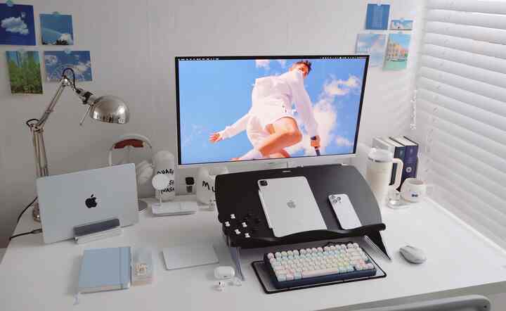 ＃製品提供を受ける勉強も仕事もイジゲに✨
フェローズイージーグライド6ヶ月実用的なレビュー


勉強用、業務用として取り扱い可能
ドキュメントスロープ「フェローズイージーグライド」を
6ヶ月以上使ってみた正直後期です！

勉強するときに本や文書を立てておくと
首と肩に負担がかかり、姿勢がずっと楽で、
作業中はタブレットやiPadを置いてください。
絵を描いたり書いたりするのにもとても便利でした。

マットアルミ素材でできています
表面がマットですっきりした上に、
重量感があり、揺れなく安定して固定されます。

スライドを下げると隠し収納スペースが出ますよ！
携帯電話を入れて集中することもでき、
机の上に細かい小物をきれいに整理できて
机が一気に整えられて見えます。

両方のハンドルを使用して
簡単に6段階で角度調整が可能なので
姿勢や使用する機器、作業方法に応じて
柔軟に調節できる点も満足でした。

学生、会社員、フリーランスの誰にでも
おすすめしたいマルチ作業アイテム！
フェローズイージーグライドのおかげで
机の上のルーチンがはるかにスマートになりました✨


🌟YouTubeのビデオに詳細と使い方を投稿しました。
参考にしてください
https://www.youtube.com/watch?v=c6YsHsEwXng&t=224s

＃ドキュメントスロープ＃フェローズ＃イージーグライド 
＃マルチ作業台＃受験生＃受験生読書台＃読書台 
＃アイパッドスタンド＃アイパッドスタンド＃アイパッド 
#ブックスタンド #Fellowes #easygilde 