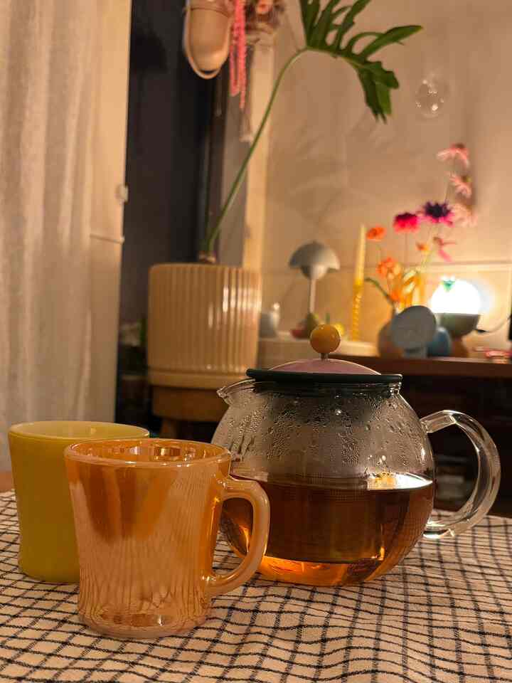 I bought a tea press
Now I can make tea with loose leaf tea 😸
#teapress #teatime #ティータイム #ティーポット #fireking #ファイアーキング #テーブルインテリア #テーブルウェア