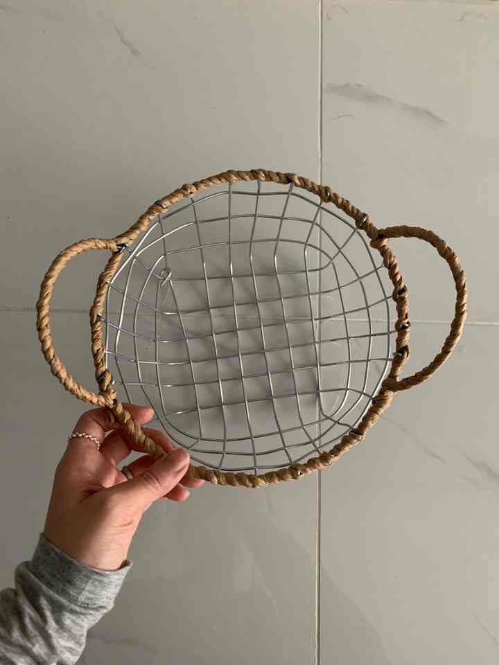 我が家の新しい家族登場！キッチンクロスとTiCosterのようなものを入れようとするだけです。 

#dumeezip #basket #수납 #집꾸미기 #interiordesign 